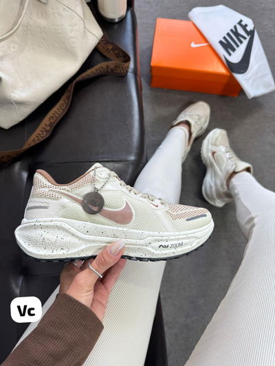 Nike Air zoom pegasus marrón claro café 
