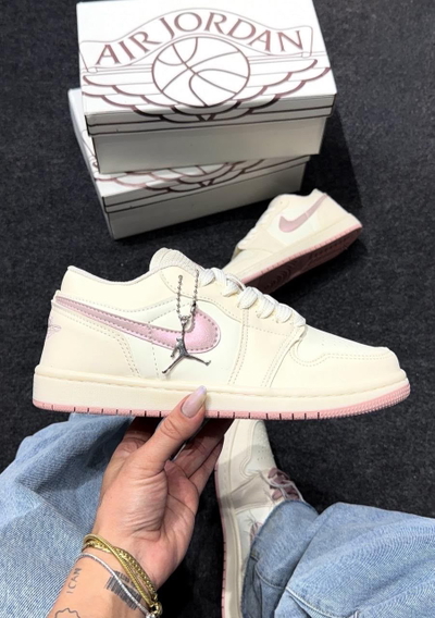Nike Jordan low