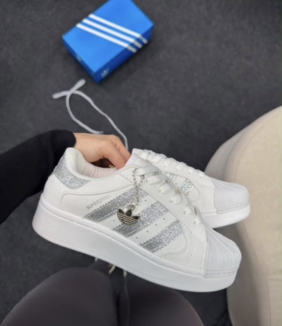 Adidas Superstar con plataforma 
