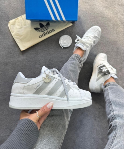Adidas Superstar con plataforma 