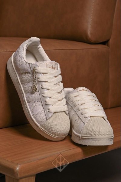 Adidas Superstar