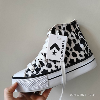 Botitas converse con plataforma animal print 