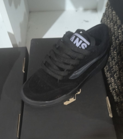 Vans Hylane total black nacionales