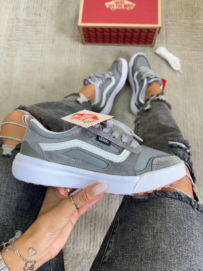 Zapatillas Vans Ultrarange gris