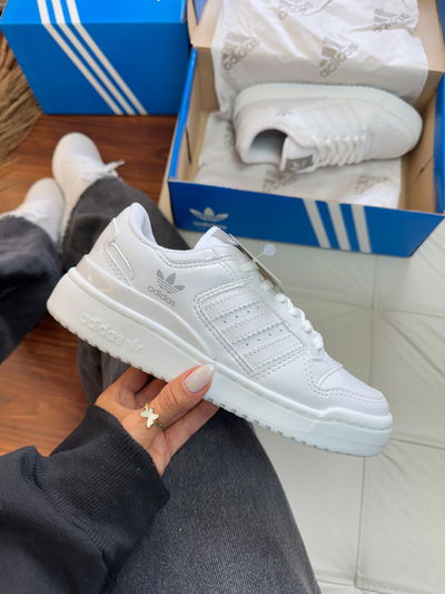 Adidas Forum blancas