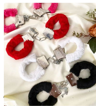 Esposas de peluche