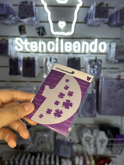 Stencil reutilizable treboles 10x7cm