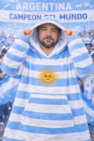 Buzo mata Argentina celeste talle 8