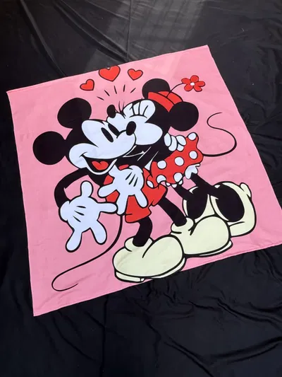 Maxi toallon mickey y minnie