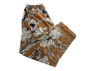 Pantalon fibrana camel con hojas blancas marron talle 10
