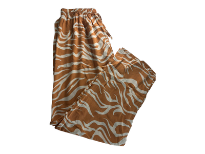 Pantalon fibrana camel con blanco talle 10