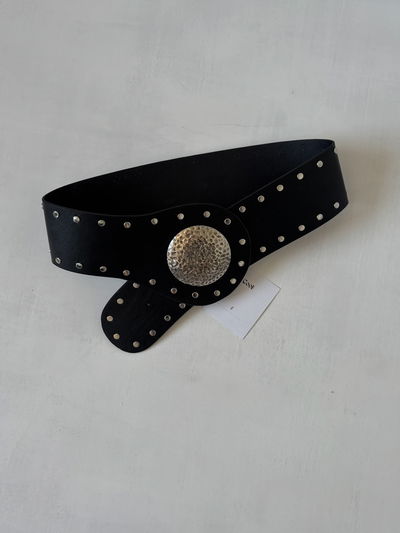 Faja ancha de tachas chapón