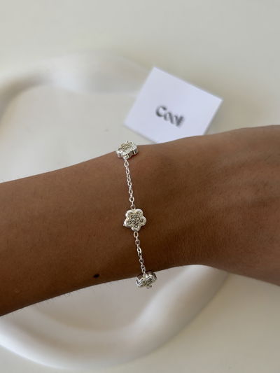 Pulsera de flores de micropave de a.b 