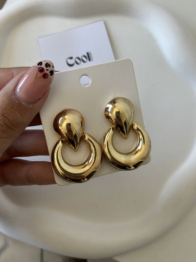 Aros dorados clásicos (de metal)