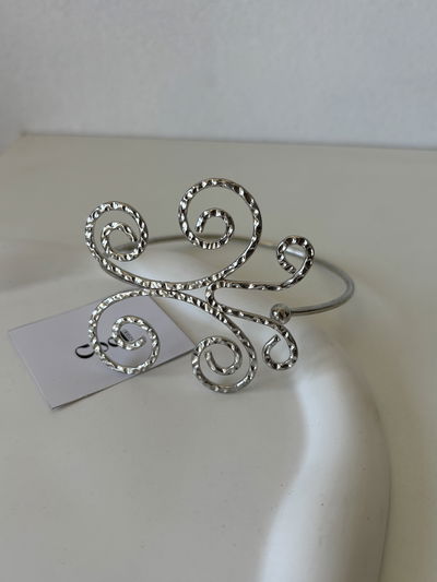 Brazalete silueta mariposa (de metal)