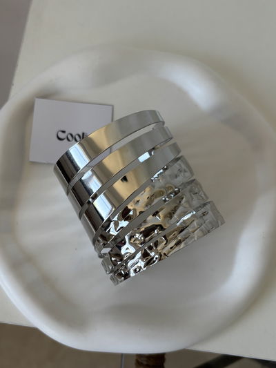 Pulsera/brazalete corto de metal 