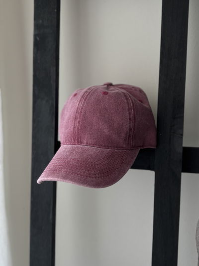 Gorra gastada estilo vintage roja