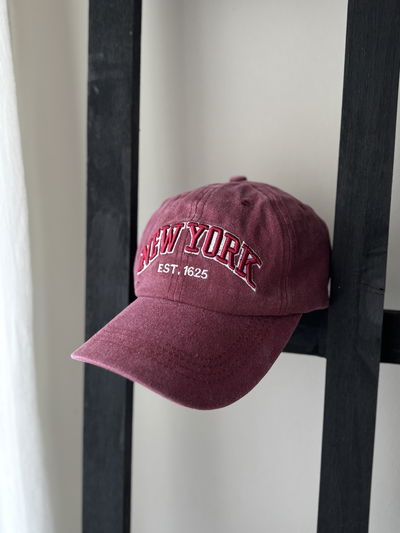 Gorra gastada estilo vintage bordo (bordada)