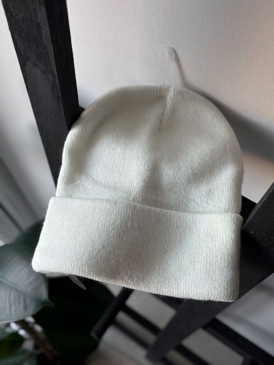 Gorro de lana blanco