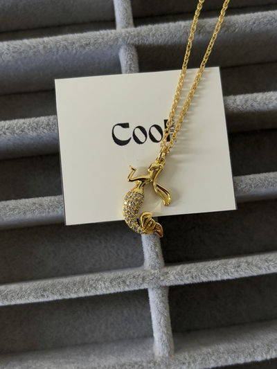 Dije de sirena de oro laminado y cadena enchapada