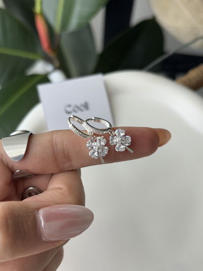 Argollitas de micropave y dije trébol de a.b (12mm)