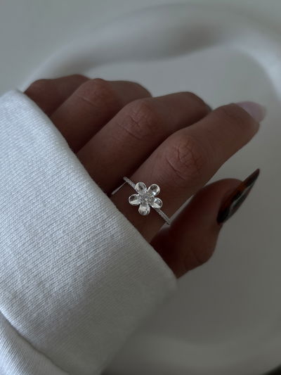 Anillo flor con cubic (seleccionar talle)