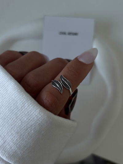 Anillo hojitas (media falange)