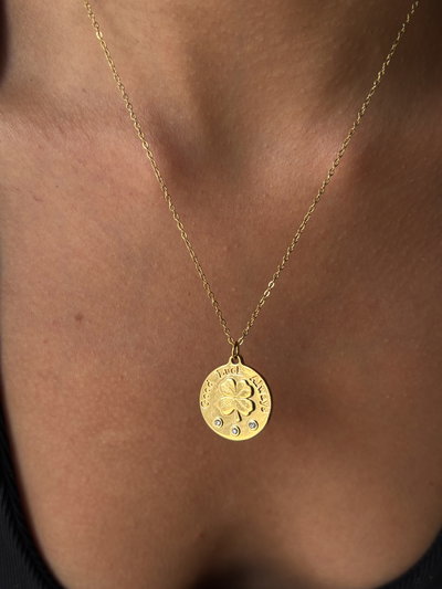 Collar chapita good luck