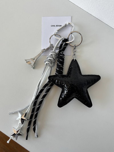 Llavero charms estrella negra  