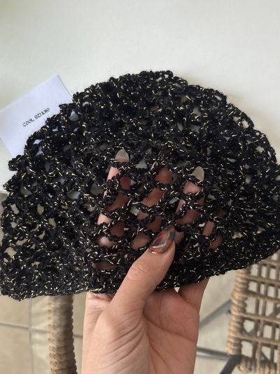  Casquete tejido (con brillos dorados)