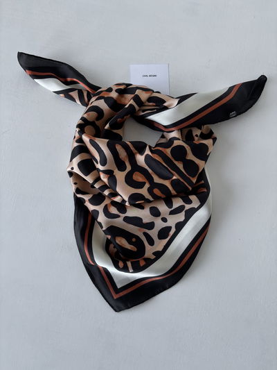 Pañuelo de animal print n2