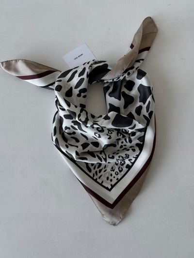 Pañuelo de animal print n5