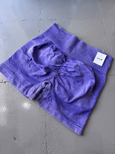 Short Afro violeta