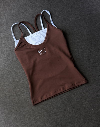 Musculosa Nike marron