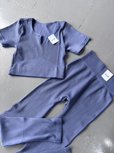Set maite violeta