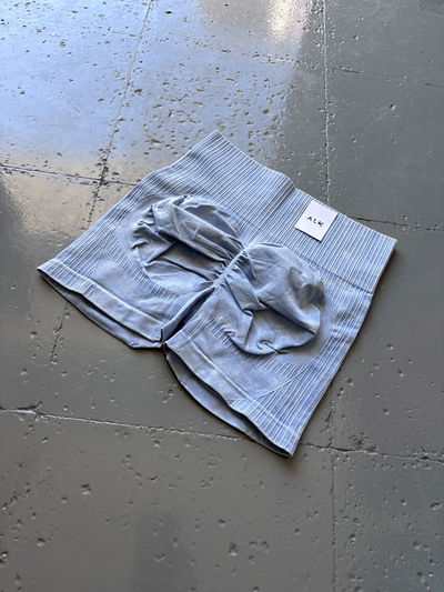 Short Milán celeste