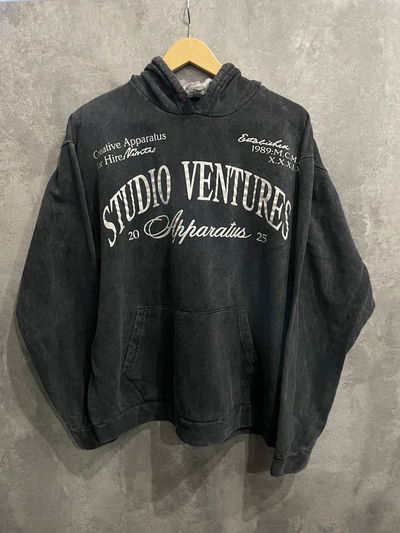 Buzo over nevado studio