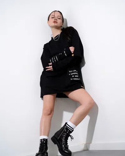 BUZO OVERSIZE RUSTICO CON MANGAS SUPERPUESTAS