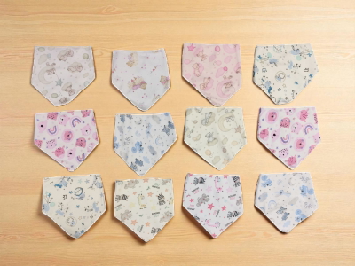 Babero bandana con plástico 
