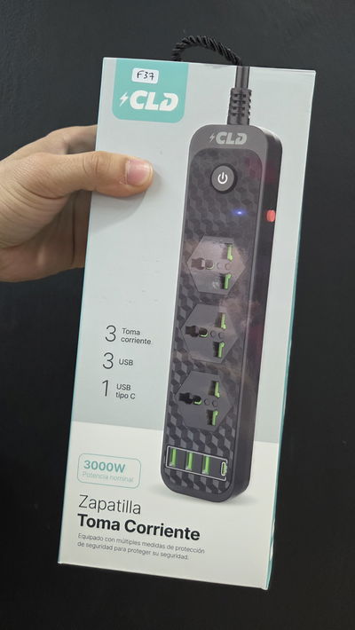 Zapatillas CLD con 3 tomas de corriente internacionales más 3 usb mas 1 Usb C