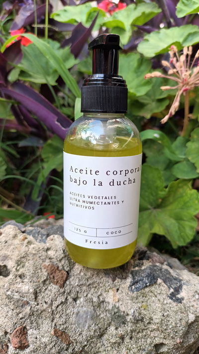 Aceite corporal bajo la ducha 