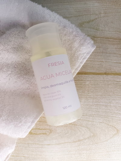 Agua micelar