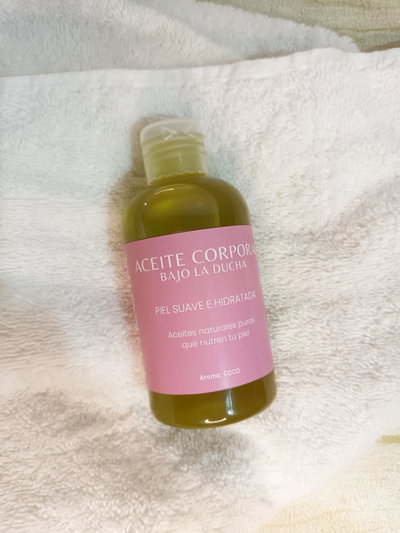 Aceite corporal bajo la ducha 