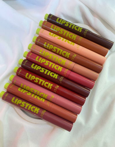 Labial lipstick mely