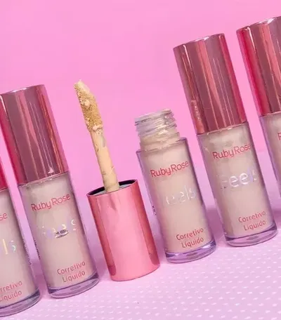 Corrector feels ruby rose 