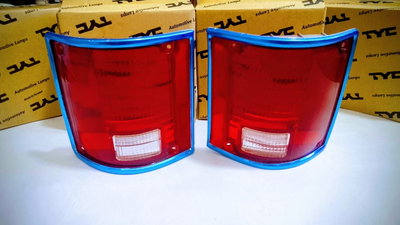 Acrilico faro trasero Chevrolet Silverado con marco cromado Importado EEUU