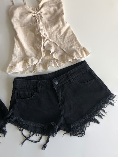 Short Black low rise // $26500 en efectivo
