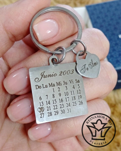 Llavero Acero Quirúrgico Cuadrado 25mm + Grabado Calendario Aniversario