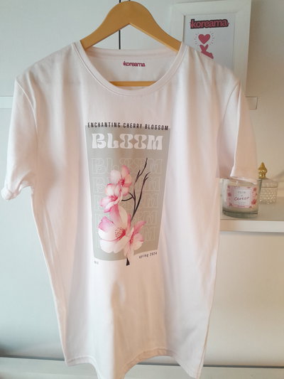 Remera Sakura Bloom