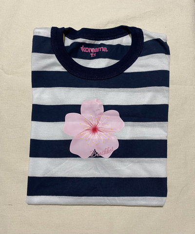 Remera flor de cerezo rayada 